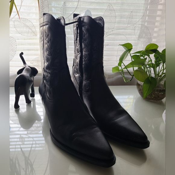 Massimo Dutti Cowboy Boots - Picture 5 of 8